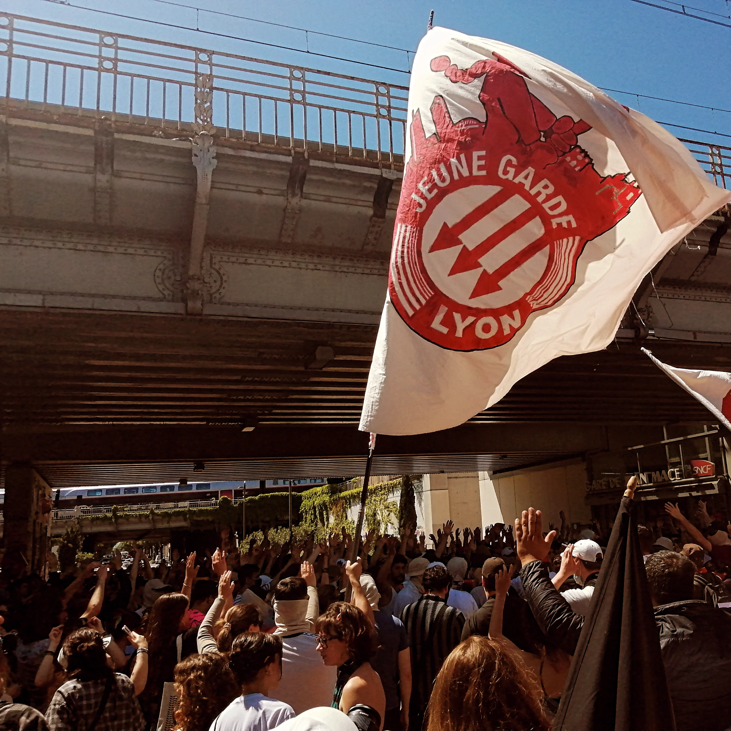 Longue vie à la Jeune Garde !